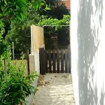 Karmen Auf Zwei Ebenen Mit Garten By Interhome بيت للعطل