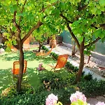 Karmen Auf Zwei Ebenen Mit Garten By Interhome 奥瑞比克