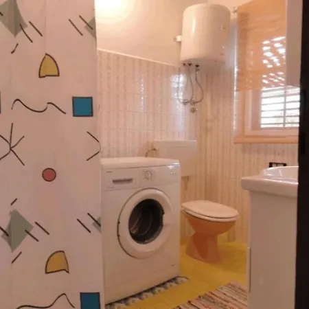 Karmen Auf Zwei Ebenen Mit Garten By Interhome Tatil Evi