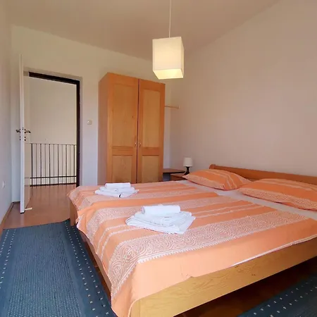 Karmen Auf Zwei Ebenen Mit Garten By Interhome