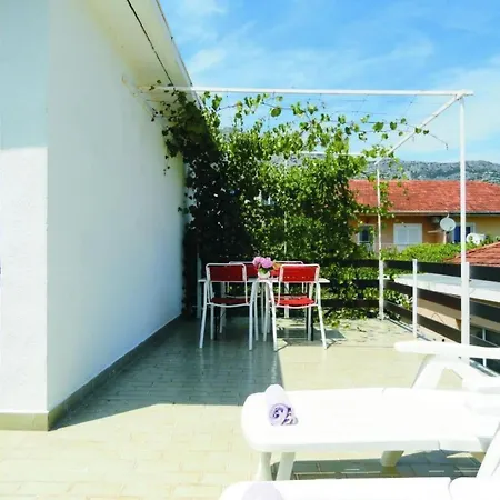 Karmen Auf Zwei Ebenen Mit Garten By Interhome