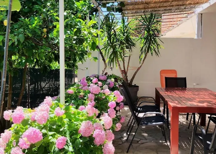 Karmen Auf Zwei Ebenen Mit Garten By Interhome