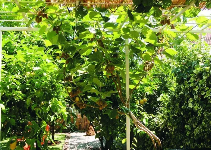 Karmen Auf Zwei Ebenen Mit Garten By Interhome