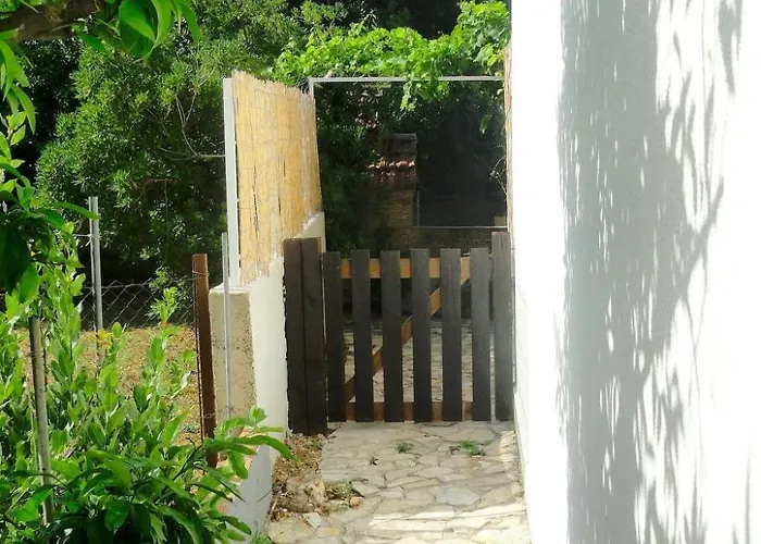 Karmen Auf Zwei Ebenen Mit Garten By Interhome 別荘