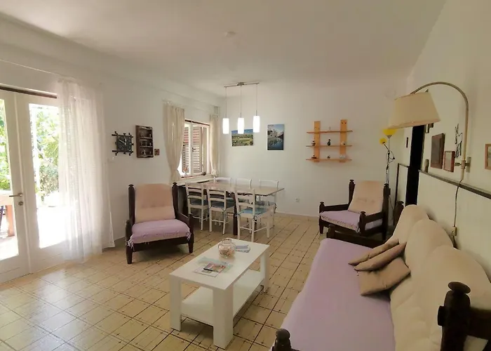 Karmen Auf Zwei Ebenen Mit Garten By Interhome