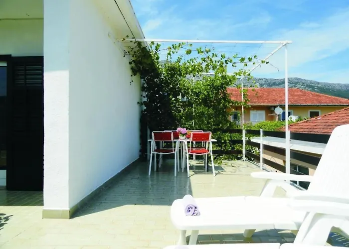 Karmen Auf Zwei Ebenen Mit Garten By Interhome