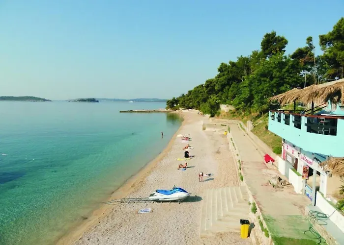 Karmen Auf Zwei Ebenen Mit Garten By Interhome